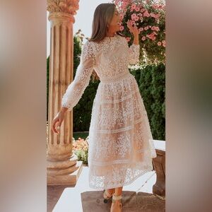 Ivy City Co Cream Floral Long Sleeve Dress